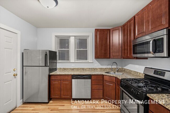 Building Photo - 4144 N Mozart St