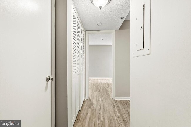 Building Photo - 10531 Beacon Ridge Dr