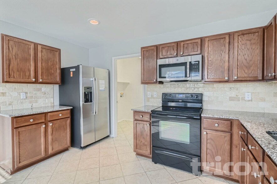 Building Photo - 10317 Fossil Valley Dr