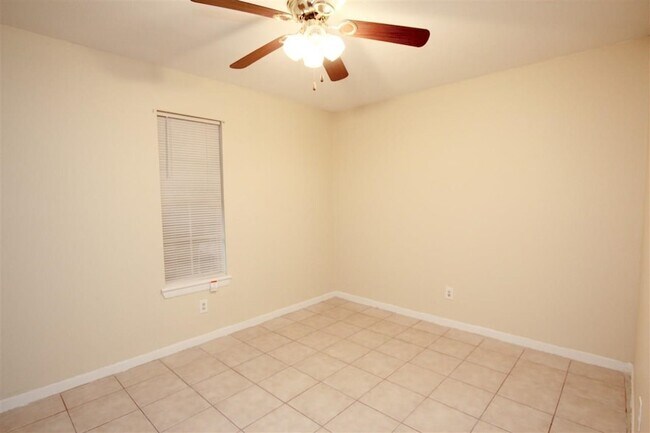 Building Photo - 103 Mims Ave