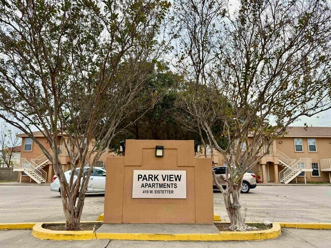 Building Photo - 419 W Eistetter St