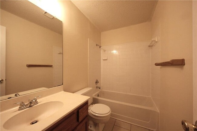 Building Photo - 12212 Alderbrook Dr