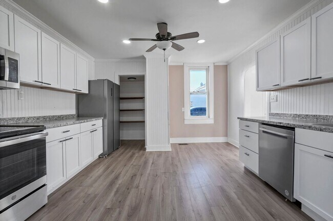 Building Photo - AVAILABLE IN DECEMBER