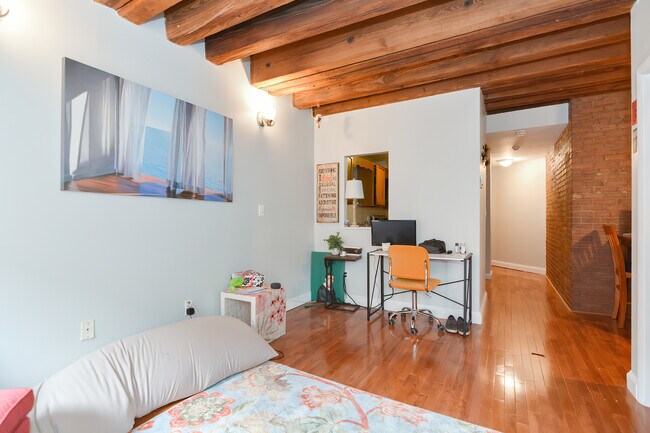 Building Photo - 99 Fulton St