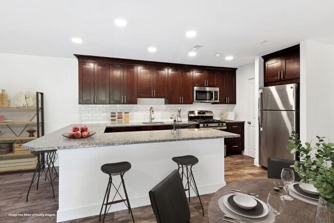 Building Photo - Hampton Manor Apartments & Townhomes