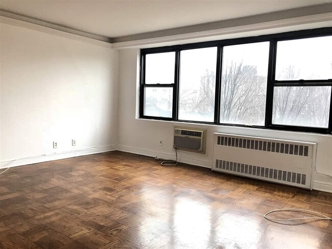 Building Photo - 500 Central Ave