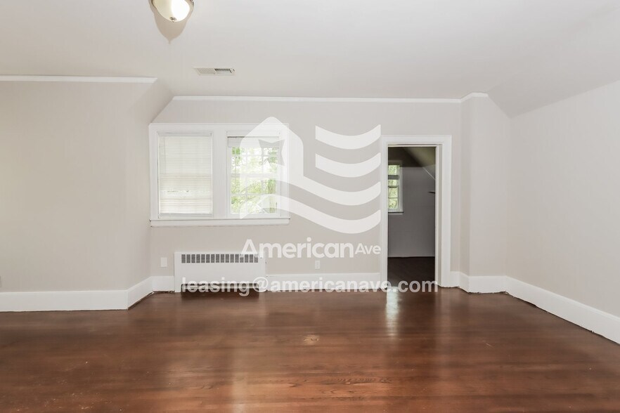 Building Photo - 3295 S Perry St