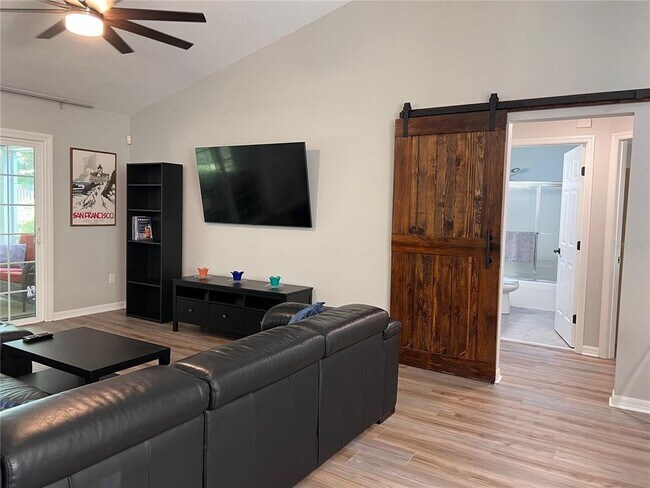 Building Photo - 6841 SW 80th Dr