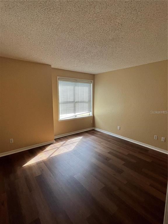 Building Photo - 3032 Antique Oaks Cir