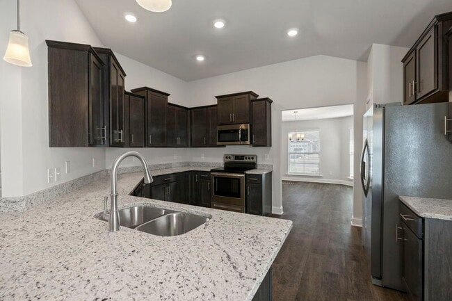 Building Photo - 9102 Eagle Trce Dr SE