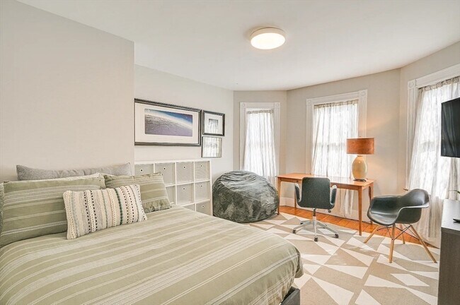 Building Photo - 44 Cottage St