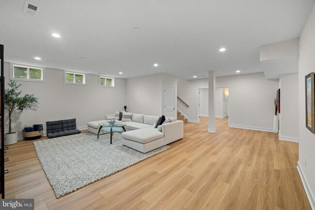 Building Photo - 9501 Wildoak Dr