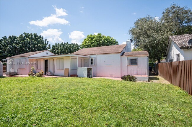 Building Photo - 435 SW 33rd Ave