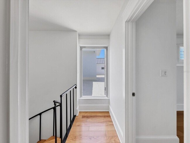 Building Photo - 226 Golden Gate Point