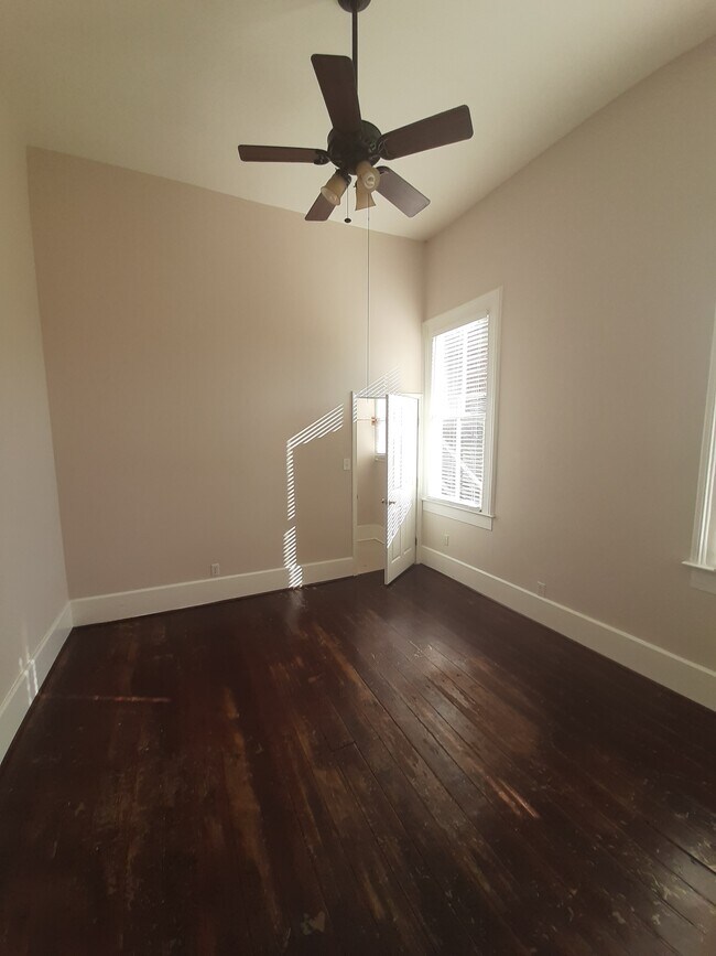 master bedroom - 1522 Winnie St