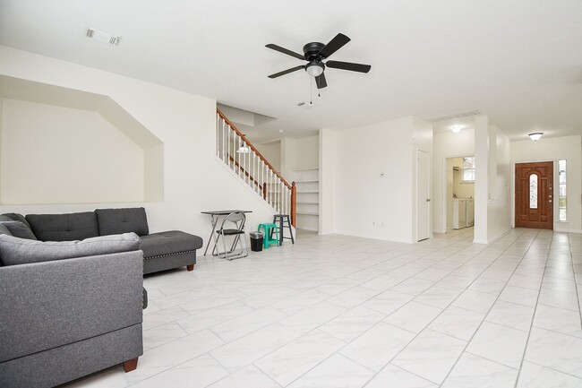 Building Photo - 9641 Weldridge Dr