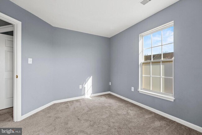 Building Photo - 4012 Meadow Trail Ln