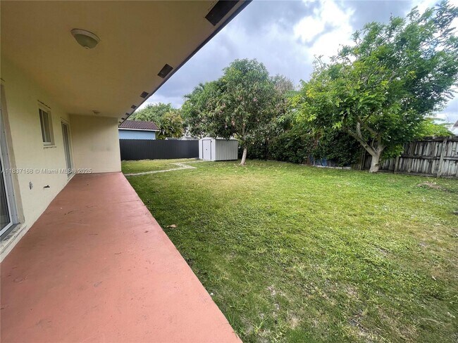 Building Photo - 17900 SW 154th Ct