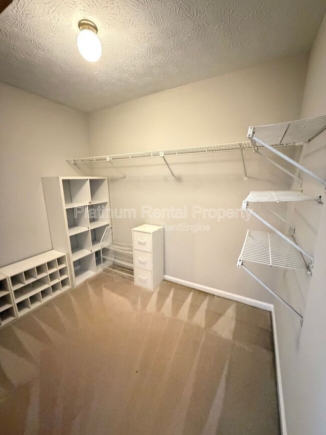 Building Photo - 467 Lees Trace SW