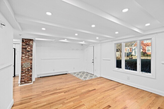 Building Photo - 151 Hull St