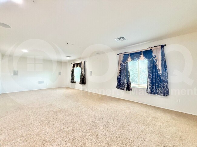 Building Photo - 3159 E Chisum Ln