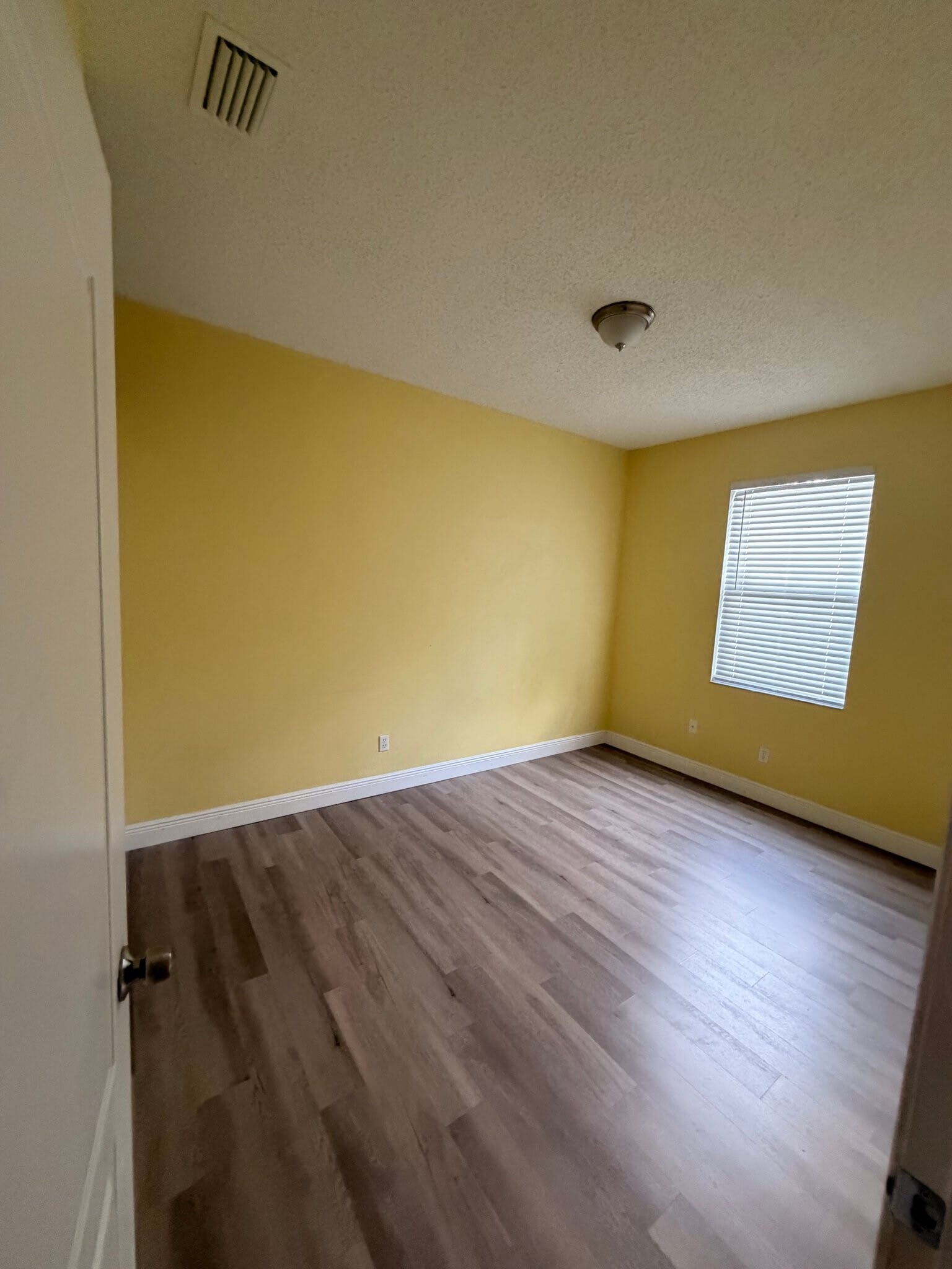 Building Photo - 704 Grand Canyon Dr