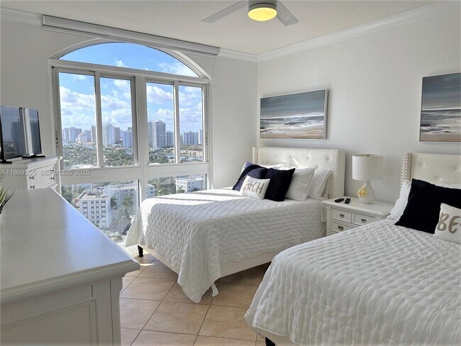 Building Photo - 2080 S Ocean Dr