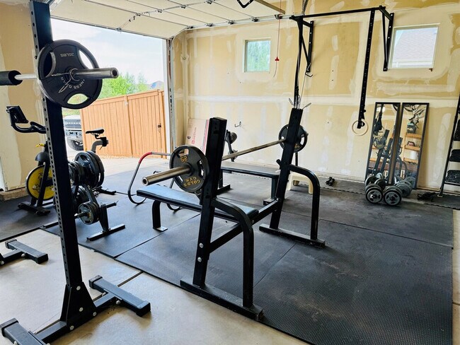 Building Photo - 15557 W 95th Ave