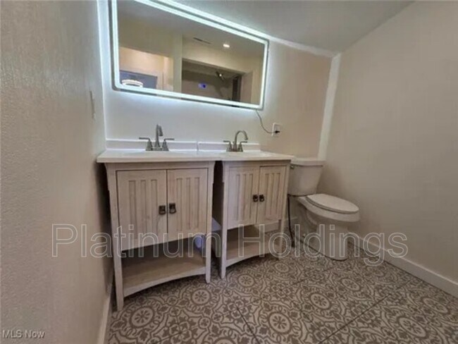 Building Photo - 10306 Winthrop Rd