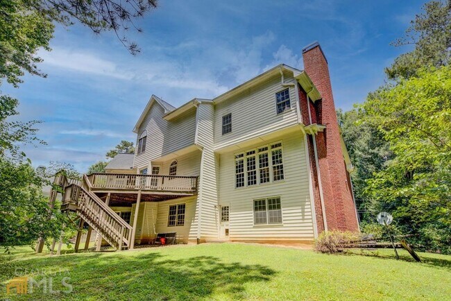 Building Photo - 4692 Bishop Lake Rd