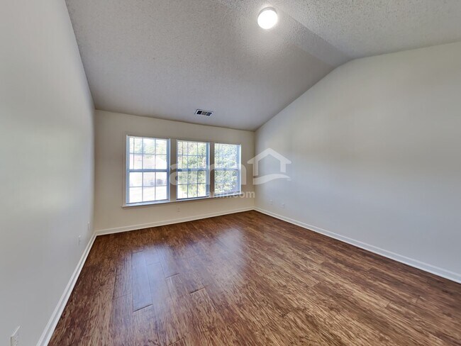 Building Photo - 4505 Glenaire Dr NW