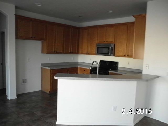 Building Photo - AVONDALE/ Van Buren and Avondale