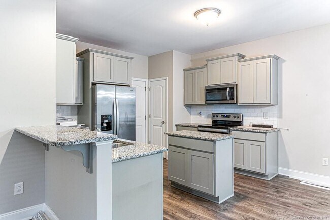 Building Photo - 2240 Mannington Dr