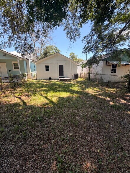 Building Photo - 3305 Burroughs St