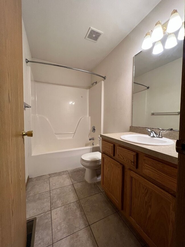 Building Photo - 1267 Pinhook Dr