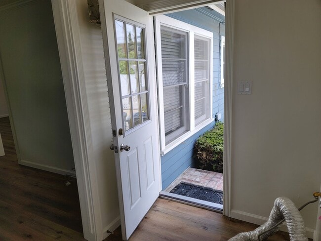 Building Photo - 422 N Shaffer St