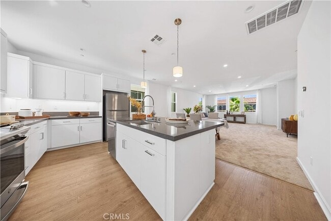 Building Photo - 119 Jessup Wy