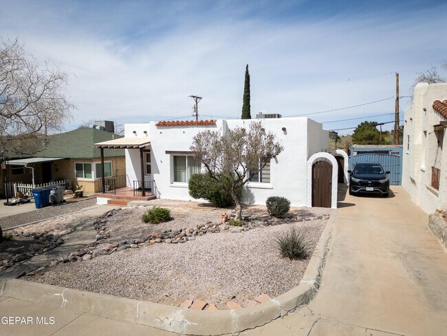 Building Photo - 1211 Mesita Dr