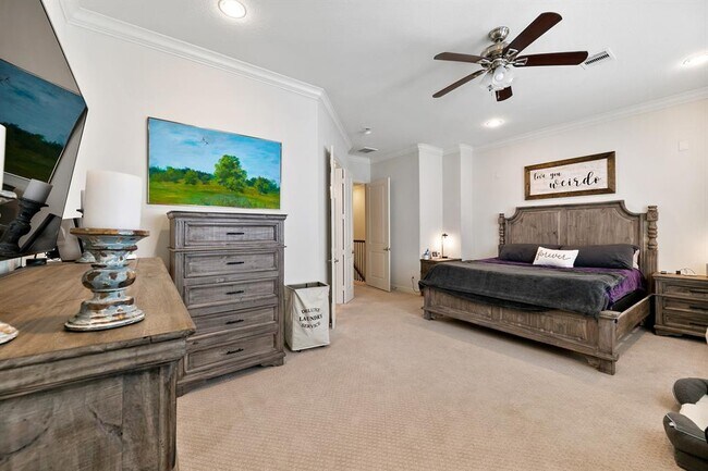 Building Photo - 5633 Petty St