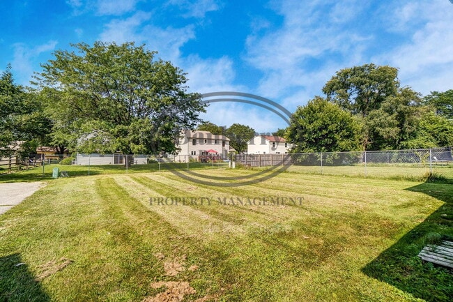 Building Photo - 3608 Willow Run Dr