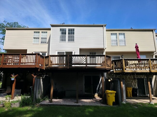 Building Photo - 705 Pine Drift Dr
