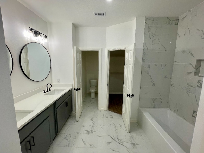 Building Photo - 18682 Porsche Dr