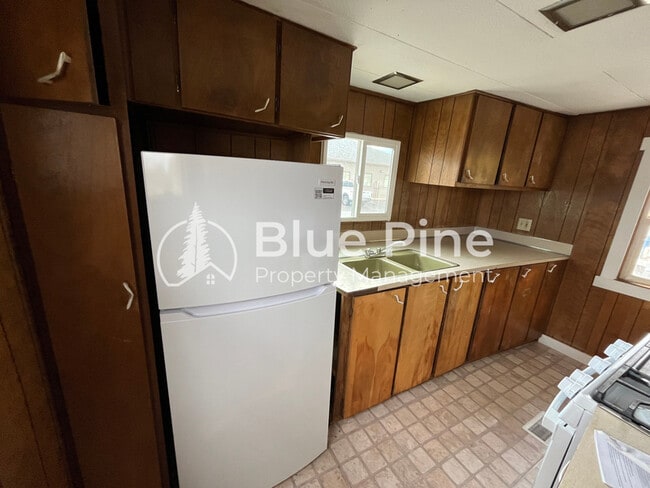 Building Photo - 925 Wilson Ave