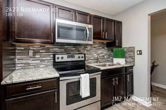 Building Photo - COMPLETELY UPDATED BEAUTIFUL RANCH STYLE P...