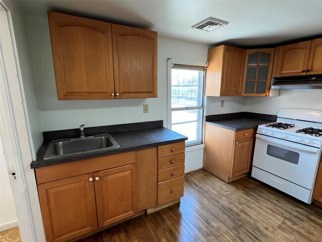 Building Photo - 4 Erie St