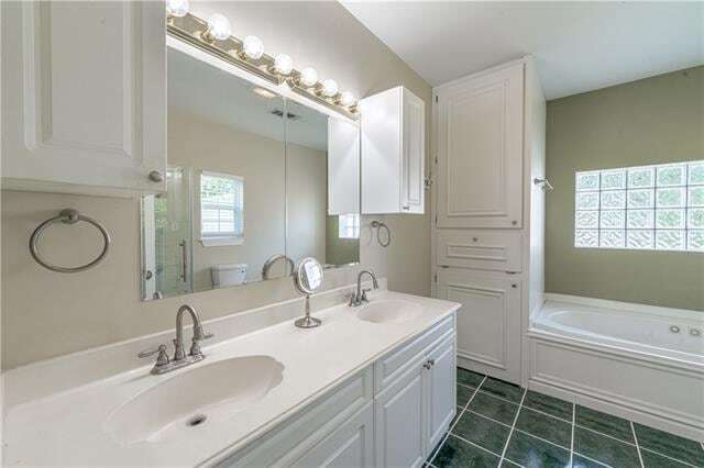 Building Photo - 1820 LA-457