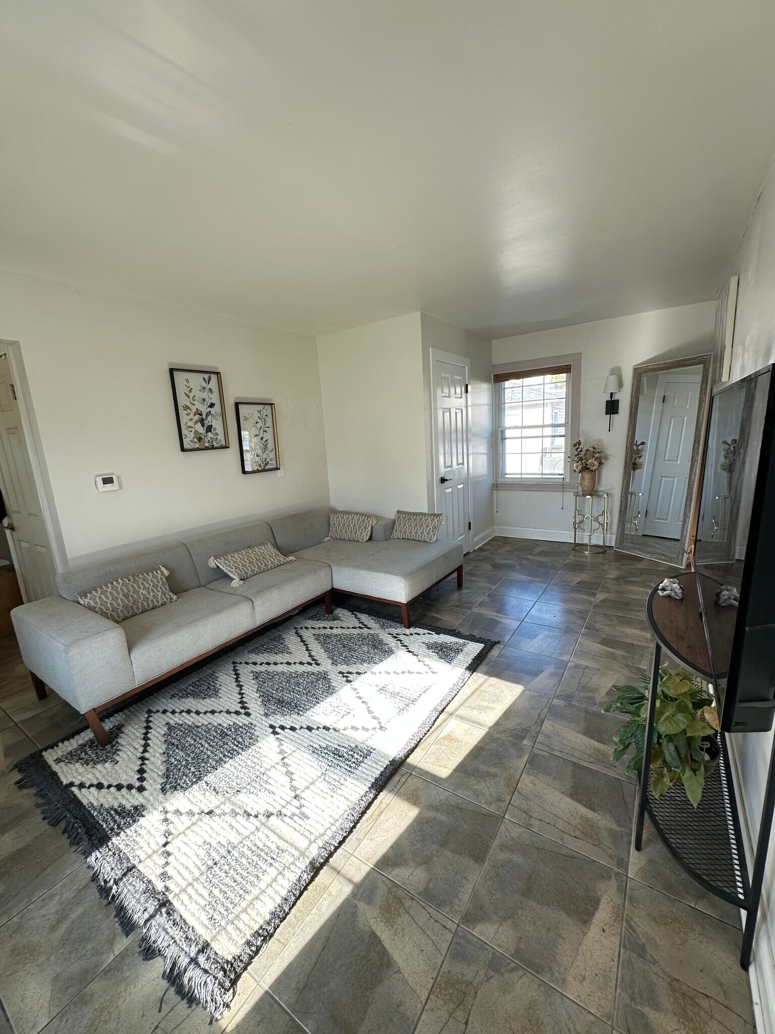 Building Photo - 7802 W Victoria St