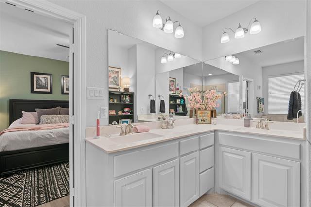 Building Photo - 15900 Back Nine Rd