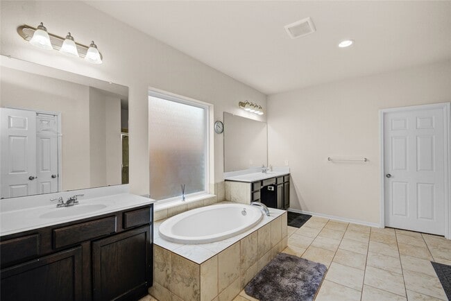 Building Photo - 2810 Verdant Spg Trl