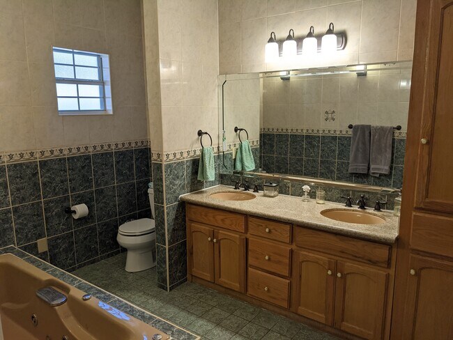 Building Photo - 105 Flathead Lake Dr